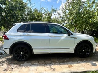 2019 Volkswagen Tiguan II, белый, 2500000 рублей, вид 4