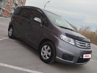 2014 Honda Freed Spike I Рестайлинг, серый, 850000 рублей, вид 4
