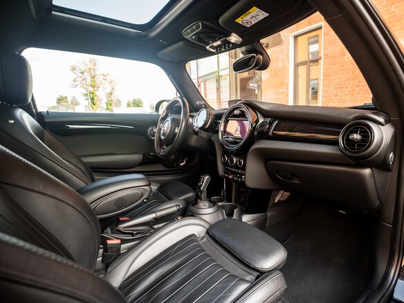 2020 Mini Hatch JCW III (F55/F56) Рестайлинг, чёрный, 3300000 рублей - вид 14