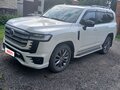 2022 Toyota Land Cruiser 300 Series, белый