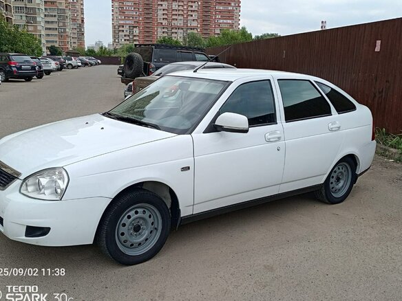 2011 Lada (ВАЗ) Priora I, белый, 460000 рублей