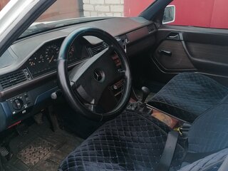 1993 Mercedes-Benz C-Класс 180 (PMS) I (W202), белый, 270000 рублей, вид 4