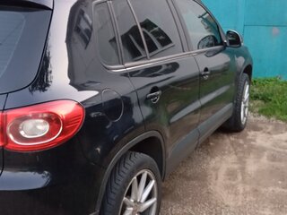 2011 Volkswagen Tiguan I, чёрный, 950000 рублей, вид 2