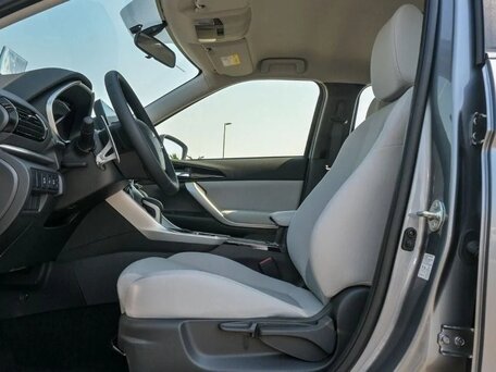 2025 Mitsubishi Eclipse Cross I Рестайлинг, серебристый, 2830000 рублей, вид 4