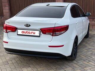 2017 Kia Rio III Рестайлинг, белый, 810000 рублей, вид 2