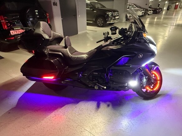 2023 Honda GL 1800 Gold Wing, фиолетовый, 3999000 рублей - вид 10