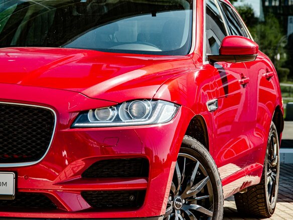 2017 Jaguar F-Pace I, красный, 1910000 рублей - вид 8