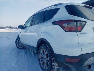 2017 Ford Kuga II Рестайлинг, белый, 1500000 рублей, вид 4