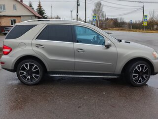2009 Mercedes-Benz M-Класс 500 II (W164) Рестайлинг, серый, 1550000 рублей, вид 3