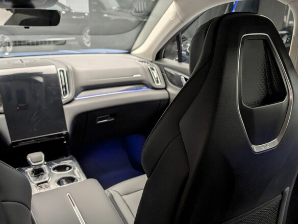 2025 Hongqi HS3, чёрный, 3857090 рублей - вид 12