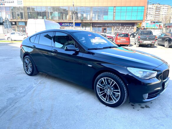 2011 BMW 5 серии Gran Turismo 550i xDrive VI (F10/F11/F07), чёрный, 1670000 рублей - вид 1