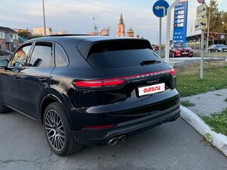 2018 Porsche Cayenne S III, чёрный, 5900000 рублей, вид 4