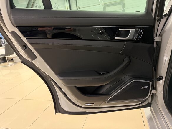 2019 Porsche Panamera 4 Sport Turismo II, серый, 8499000 рублей - вид 28