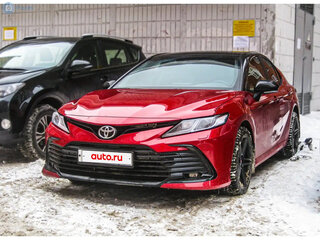 2021 Toyota Camry VIII (XV70) Рестайлинг, красный, 3900000 рублей, вид 1