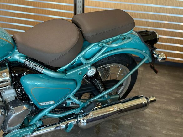 2026 Royal Enfield Classic 650, зелёный, 713000 рублей - вид 8