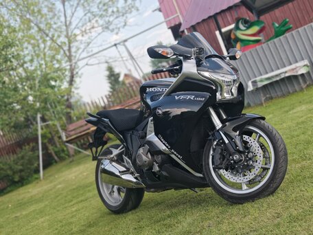 2011 Honda VFR 1200, чёрный, 700000 рублей, вид 3