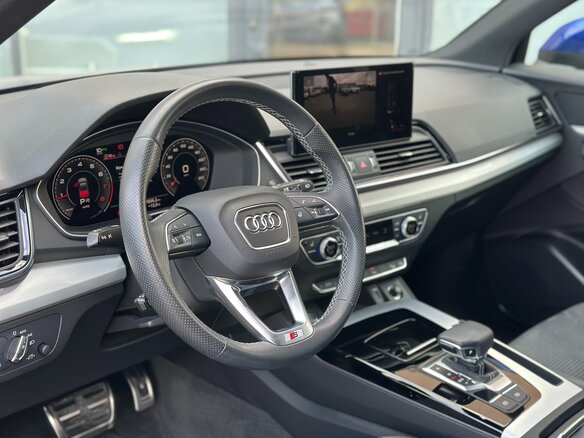 2021 Audi Q5 45 TFSI II (FY) Рестайлинг, синий, 5030000 рублей - вид 4