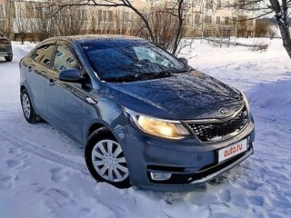 2015 Kia Rio III Рестайлинг, серебристый, 749000 рублей, вид 2