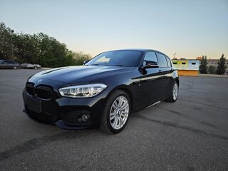 2015 BMW 1 серии 118i II (F20/F21) Рестайлинг, чёрный, 1700000 рублей, вид 3
