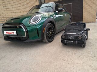 2022 Mini Hatch Cooper SE III (F55/F56) Рестайлинг 2, зелёный, 4200000 рублей, вид 1