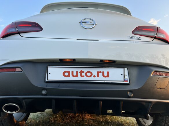 2013 Opel Astra GTC J Рестайлинг, белый, 1350000 рублей - вид 14