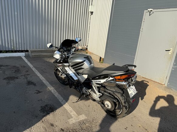 2002 Honda VFR 800, серебристый, 480000 рублей - вид 5