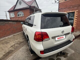 2012 Toyota Land Cruiser 200 Series Рестайлинг 1, белый, 3700000 рублей, вид 3