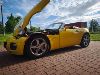 2006 Pontiac Solstice, жёлтый, 2000000 рублей, вид 4