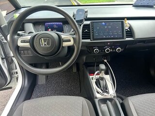 2022 Honda Fit IV Рестайлинг, белый, 1110000 рублей, вид 4