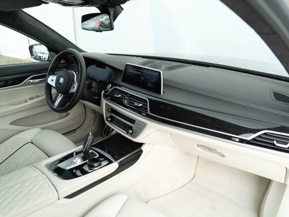 2019 BMW 7 серии M760Li xDrive VI (G11/G12) Рестайлинг, серебристый - вид 13