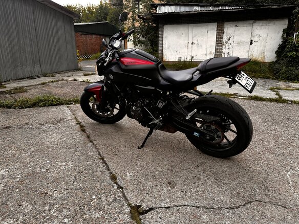2017 Yamaha MT-07 (FZ-07), красный, 1200000 рублей - вид 1