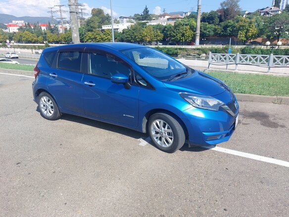 2019 Nissan Note e-Power II Рестайлинг, синий, 1350000 рублей - вид 2