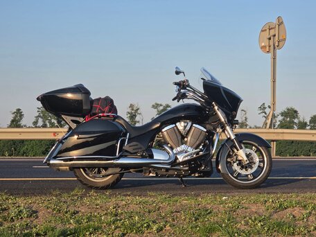 2012 Victory Cross Country, чёрный, 1100000 рублей, вид 4