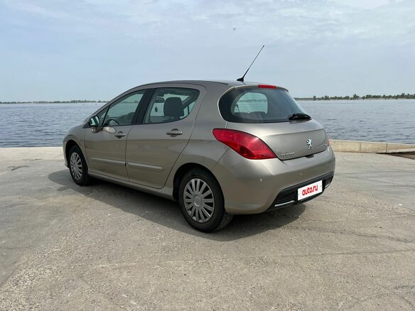 2011 Peugeot 308 I Рестайлинг, бежевый, 590000 рублей - вид 2