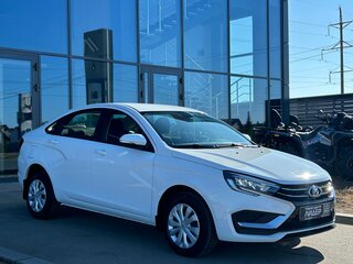 2024 Lada (ВАЗ) Vesta I Рестайлинг (NG), белый, 1345000 рублей, вид 3