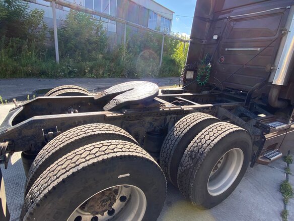 2002 Volvo VNL, коричневый, 3000000 рублей - вид 7