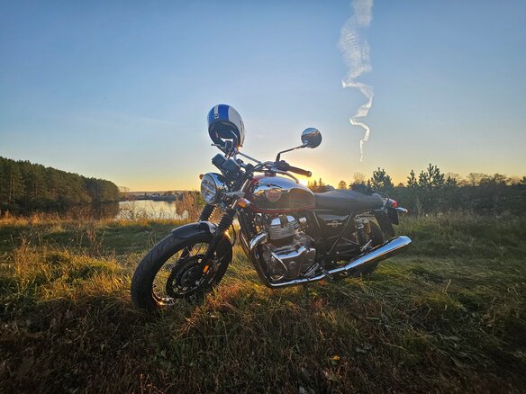 2024 Royal Enfield Interceptor 650, серебристый, 590000 рублей - вид 17