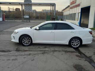 2015 Toyota Camry VII (XV50) Рестайлинг, белый, 2000000 рублей, вид 3