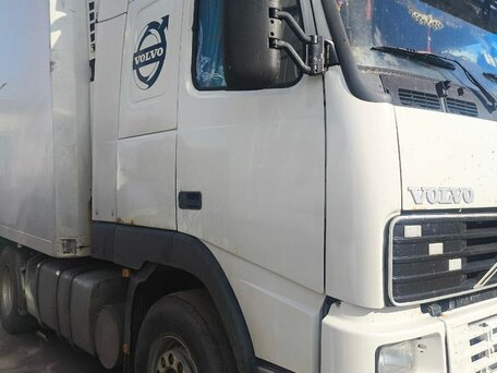 1999 Volvo FH, белый, 1800000 рублей, вид 2