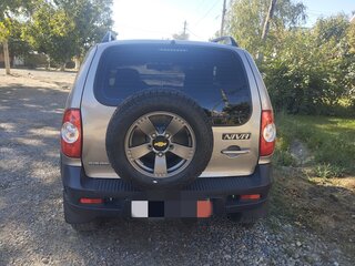 2017 Chevrolet Niva I Рестайлинг, серый, 900000 рублей, вид 5