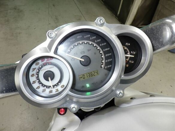 2015 Harley-Davidson V-Rod Muscle, белый, 1240000 рублей - вид 13