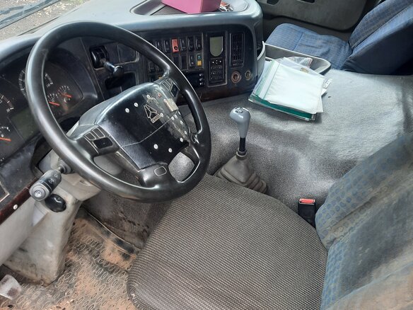 2008 Sinotruk Howo A5, красный, 1600000 рублей - вид 5