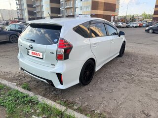 2016 Toyota Prius Alpha I (ZVW40/41) Рестайлинг, белый, 2000000 рублей, вид 4