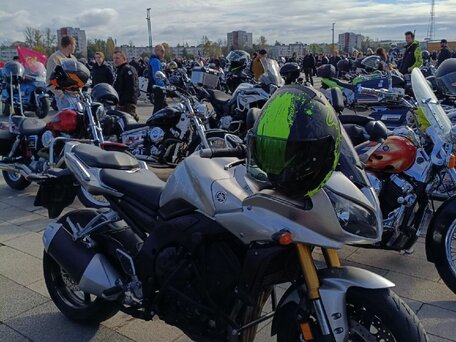 2006 Yamaha FZ1, серебристый, 460000 рублей, вид 1
