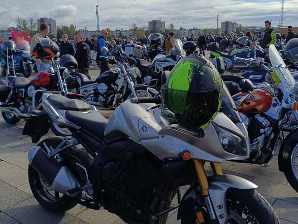 2006 Yamaha FZ1, серебристый, 460000 рублей