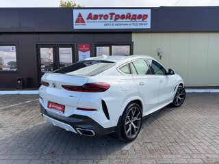 2022 BMW X6 40i III (G06), белый, 9200000 рублей, вид 4
