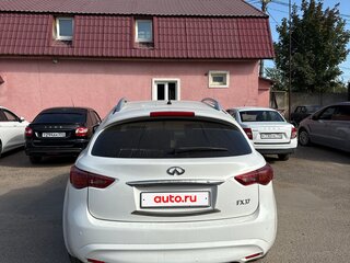 2012 Infiniti FX37 II (S51) Рестайлинг, белый, 1700000 рублей, вид 3