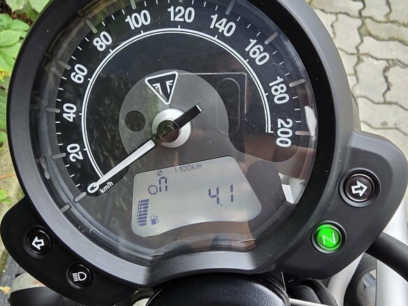 2018 Triumph Scrambler, красный, 920000 рублей - вид 15