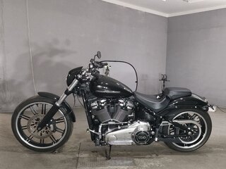 2022 Harley-Davidson Breakout, чёрный, 1875000 рублей, вид 2