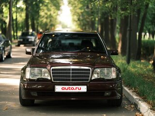 1995 Mercedes-Benz E-Класс 420 I (W124), пурпурный, 3500000 рублей, вид 3